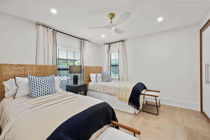 392 7th Ave S 4, Naples, Florida 34102