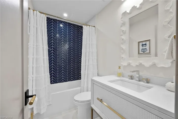392 7th Ave S 4, Naples, Florida 34102