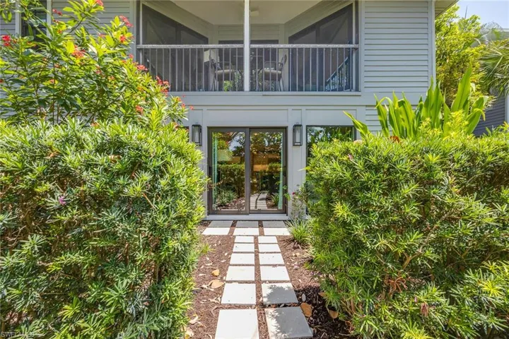 392 7th Ave S 4, Naples, Florida 34102