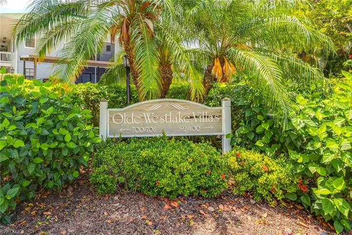 392 7th Ave S 4, Naples, Florida 34102