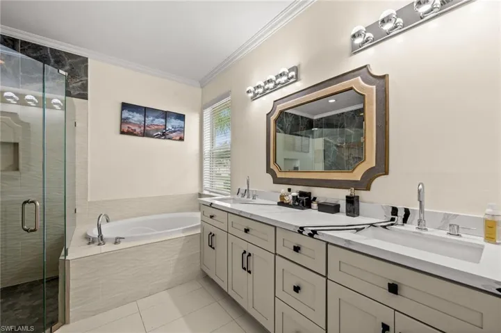 1541 Birdie Dr, Naples, Florida 34120