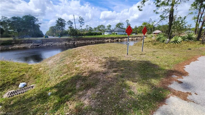 4160 10th Ave Ne, Naples, Florida 34120