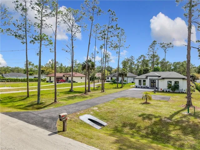 4160 10th Ave Ne, Naples, Florida 34120
