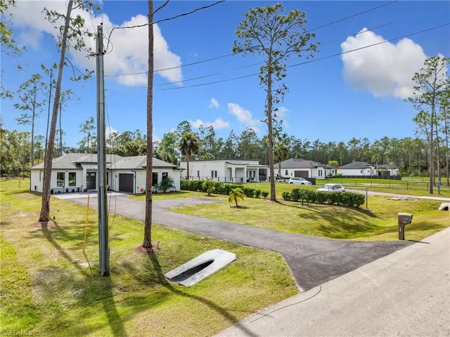 4160 10th Ave Ne, Naples, Florida 34120