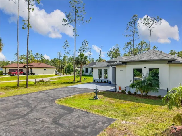 4160 10th Ave Ne, Naples, Florida 34120
