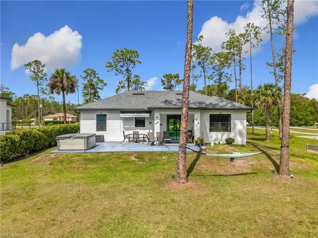 4160 10th Ave Ne, Naples, Florida 34120