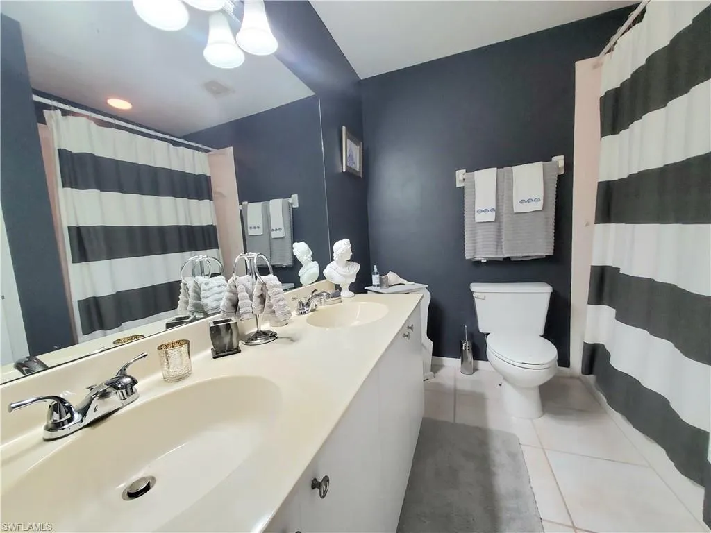 385 Dover PL, Naples, FL 34104,225063696