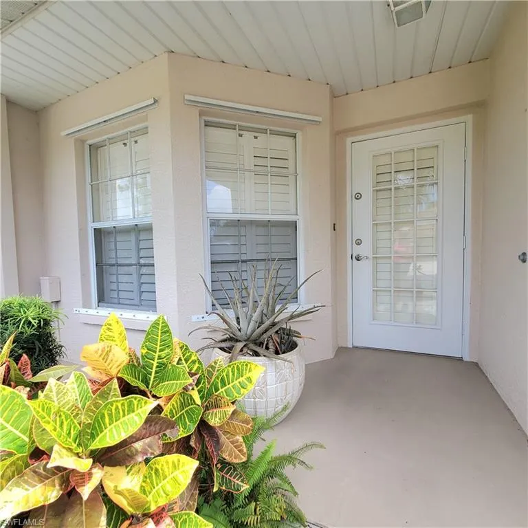 385 Dover PL, Naples, FL 34104,225063696