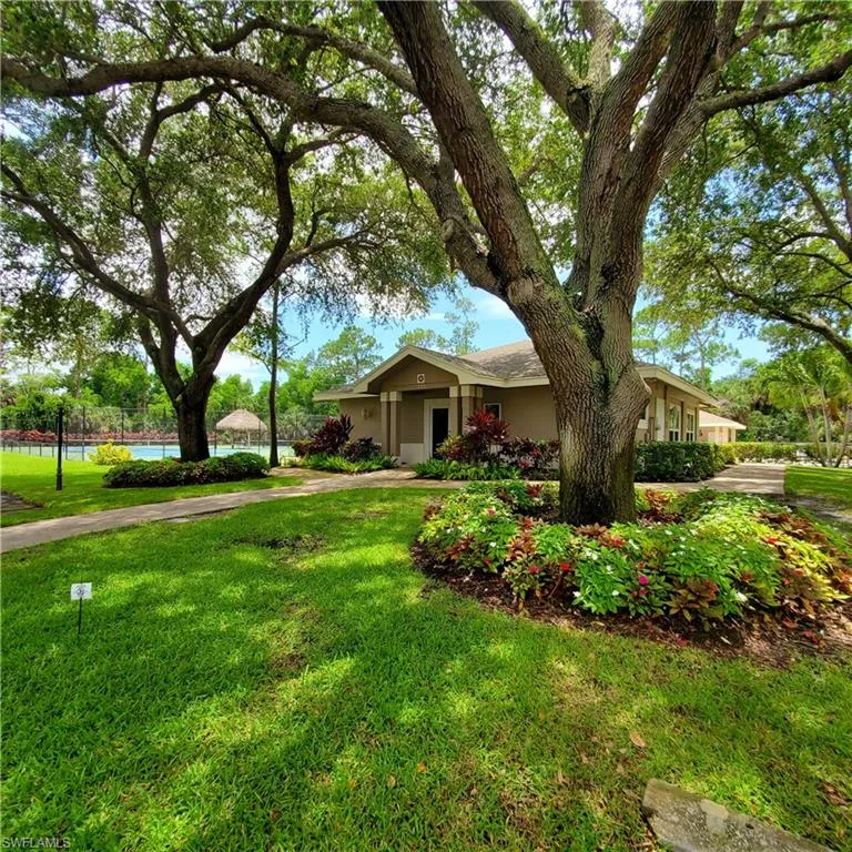 385 Dover PL, Naples, FL 34104,225063696
