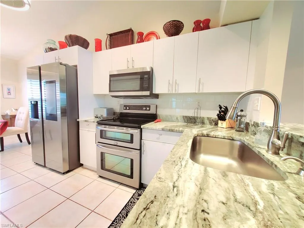 385 Dover PL, Naples, FL 34104,225063696