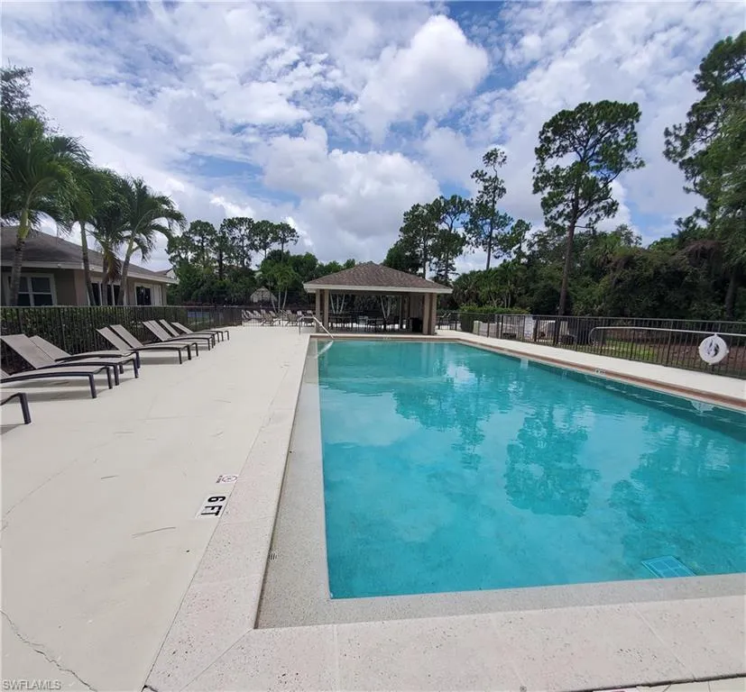 385 Dover PL, Naples, FL 34104,225063696