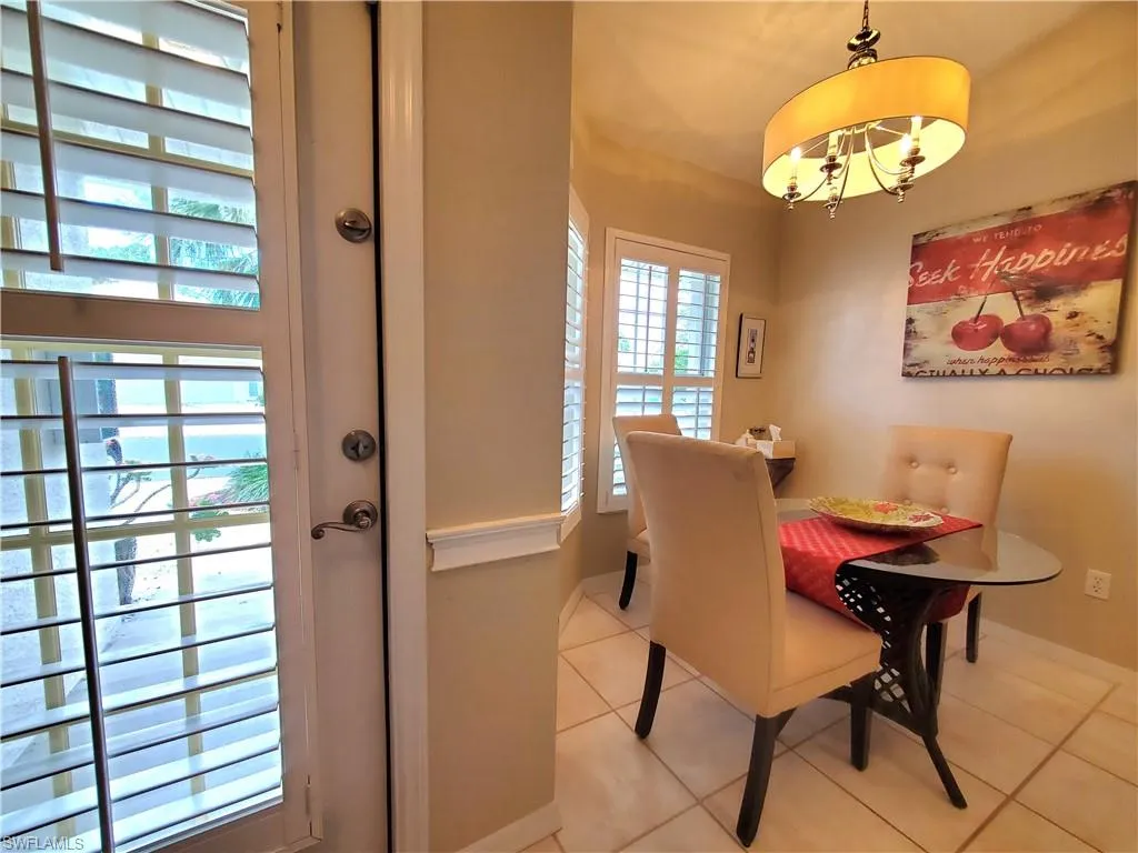 385 Dover PL, Naples, FL 34104,225063696