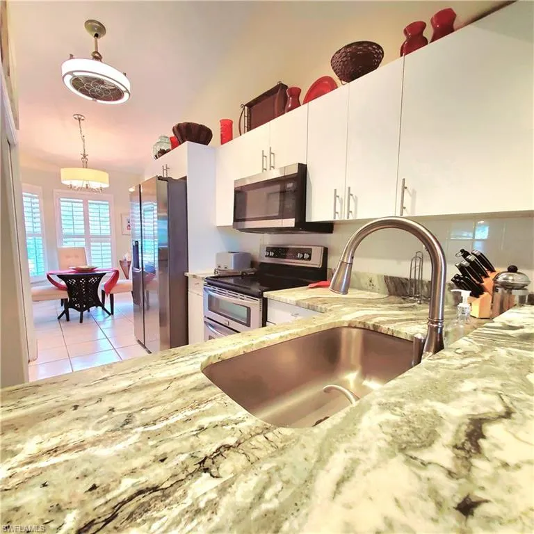 385 Dover PL, Naples, FL 34104,225063696