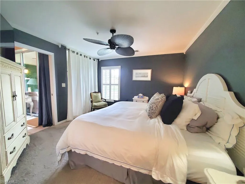 385 Dover PL, Naples, FL 34104,225063696