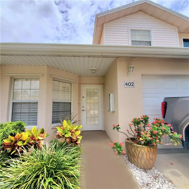 385 Dover PL, Naples, FL 34104,225063696