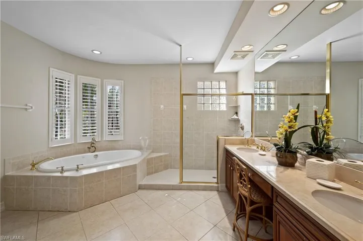 2658 Bolero Dr 9-2, Naples, Florida 34109