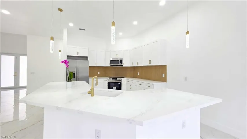 133 Hunting Club Ave, Clewiston, Florida 33440