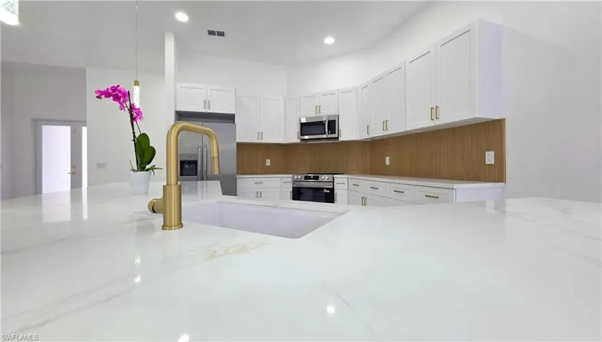 133 Hunting Club Ave, Clewiston, Florida 33440