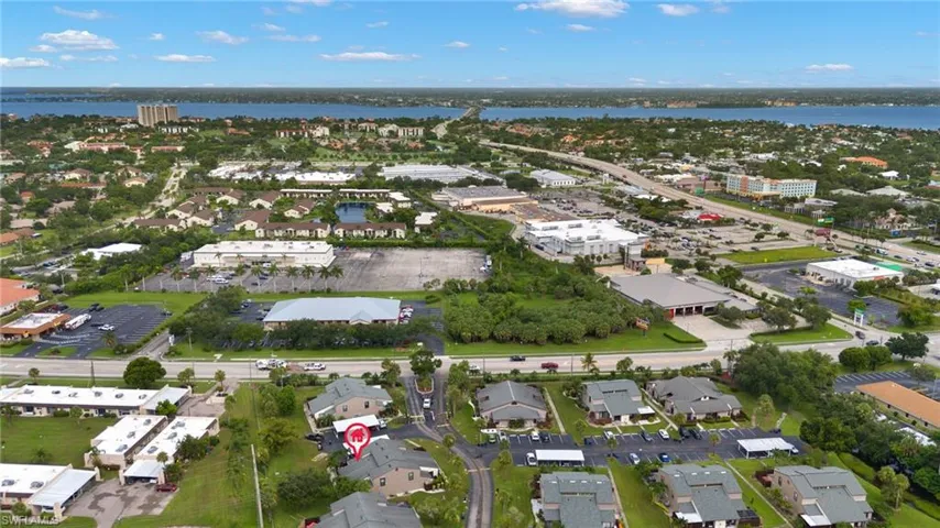 Great gated community and so close to so many stores.
