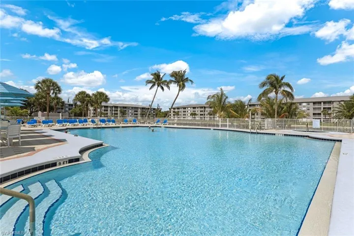 16575 Lake Circle Dr 1115, Fort Myers, Florida 33908
