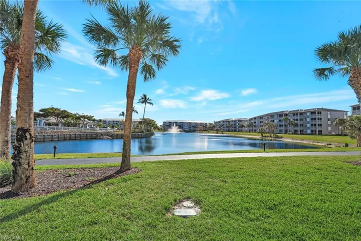 16575 Lake Circle Dr 1115, Fort Myers, Florida 33908
