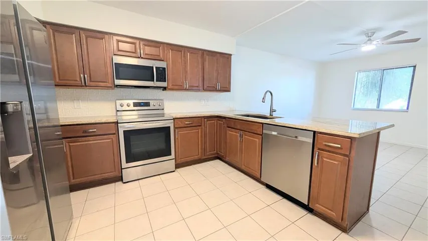 815 Victoria Dr 106, Cape Coral, Florida 33904