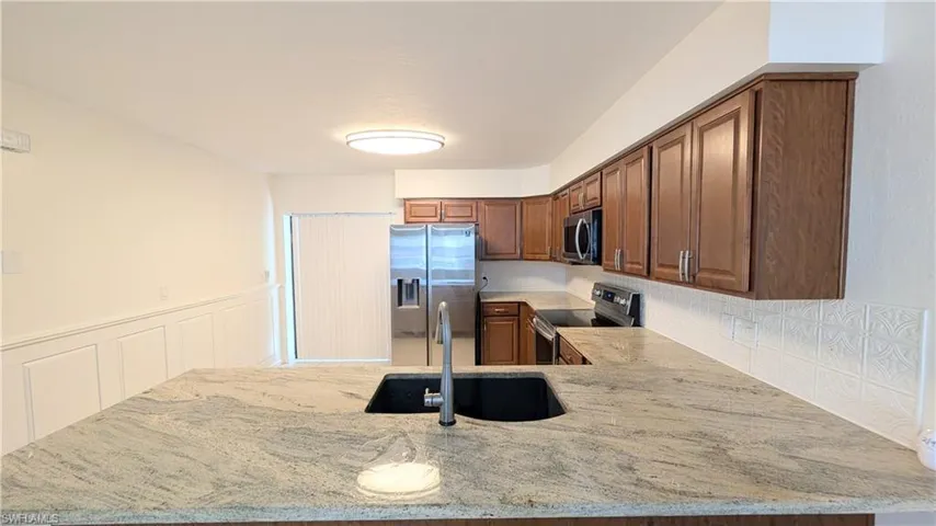 815 Victoria Dr 106, Cape Coral, Florida 33904