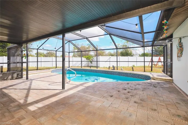 Another view of the pool...