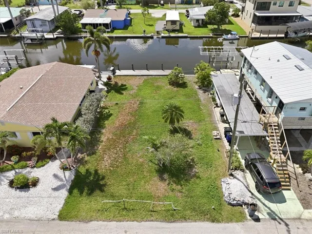 2609 Bayshore Dr, Matlacha, Florida 33993