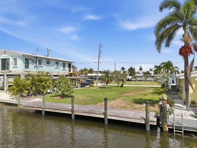 2609 Bayshore Dr, Matlacha, Florida 33993