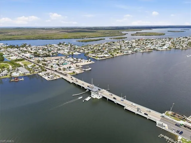 2609 Bayshore Dr, Matlacha, Florida 33993