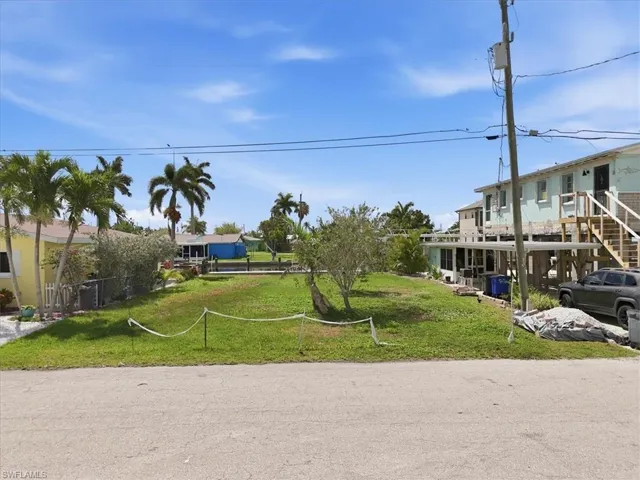 2609 Bayshore Dr, Matlacha, Florida 33993
