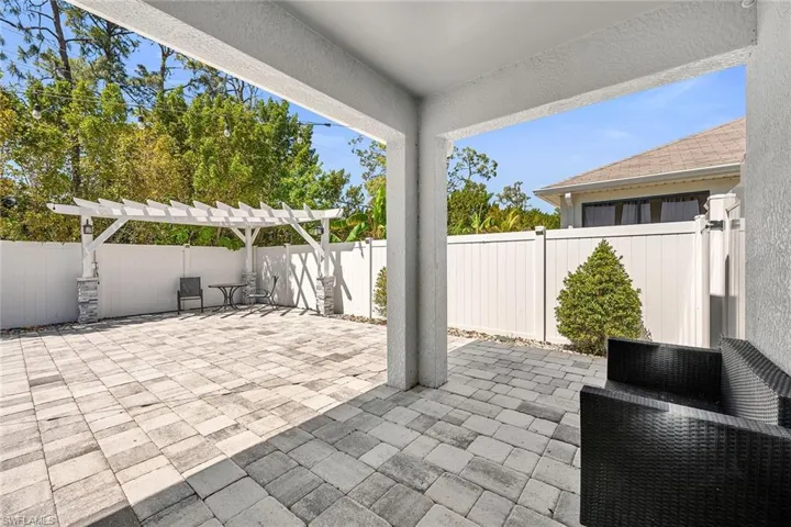 757  Twinning  ST, Naples, FL 34104