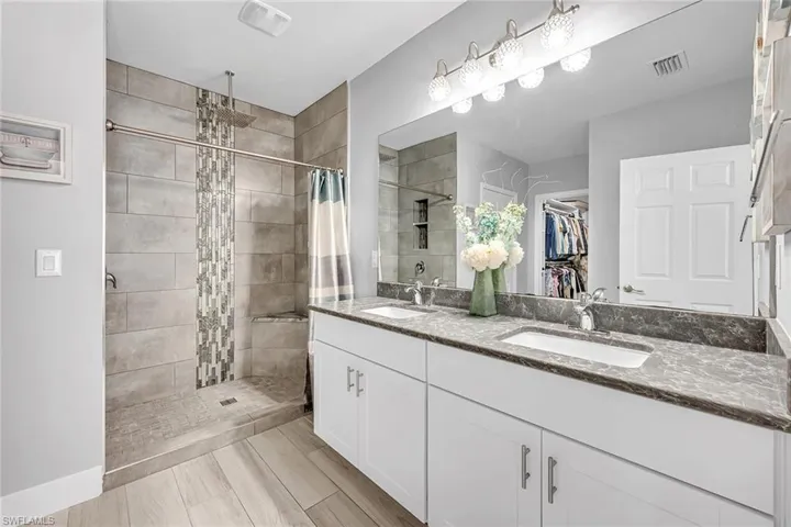 757  Twinning  ST, Naples, FL 34104