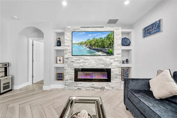 757  Twinning  ST, Naples, FL 34104