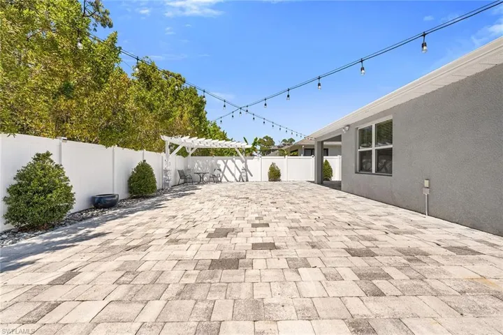 757  Twinning  ST, Naples, FL 34104