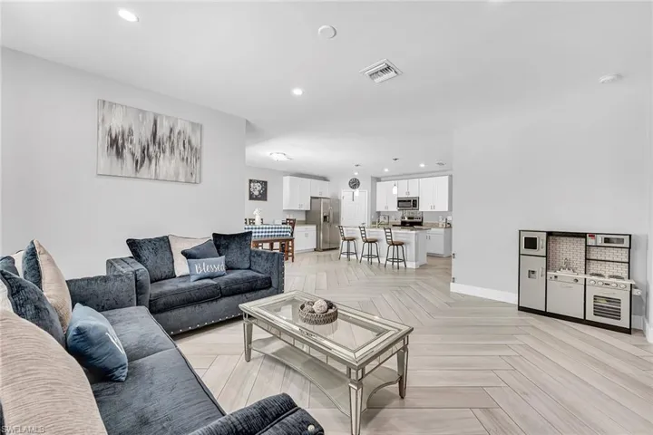 757  Twinning  ST, Naples, FL 34104