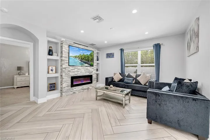 757  Twinning  ST, Naples, FL 34104