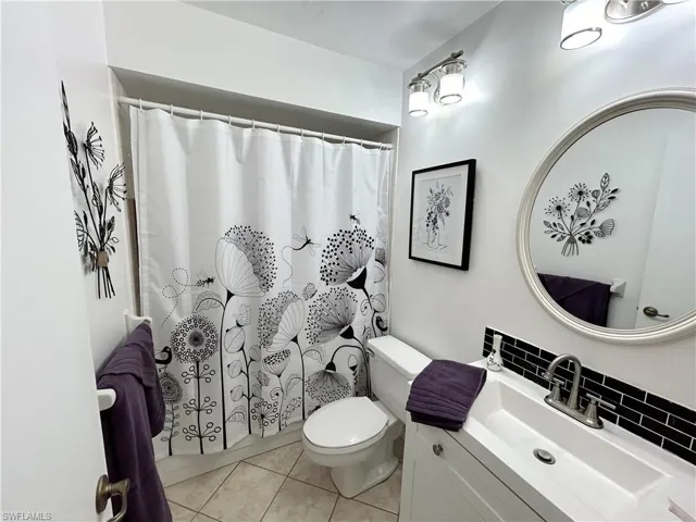 8534 Charter Club Cir 3, Fort Myers, Florida 33919