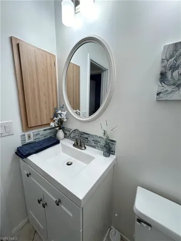 8534 Charter Club Cir 3, Fort Myers, Florida 33919