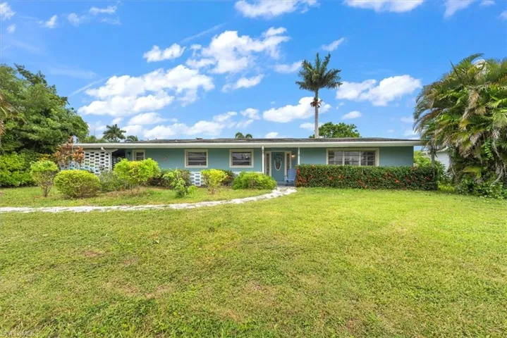 1721 Club House Rd, North Fort Myers, Florida 33917