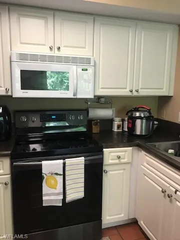 1170  Wildwood Lakes  BLVD, Naples, FL 34104