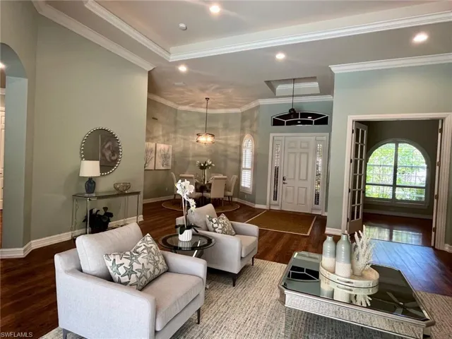 LR & Entry Foyer