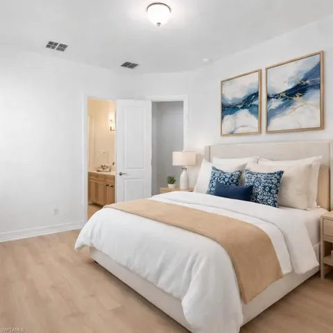 Virtually Staged En-Suite Guest Bedroom w/ Jack/Jill Bathroom