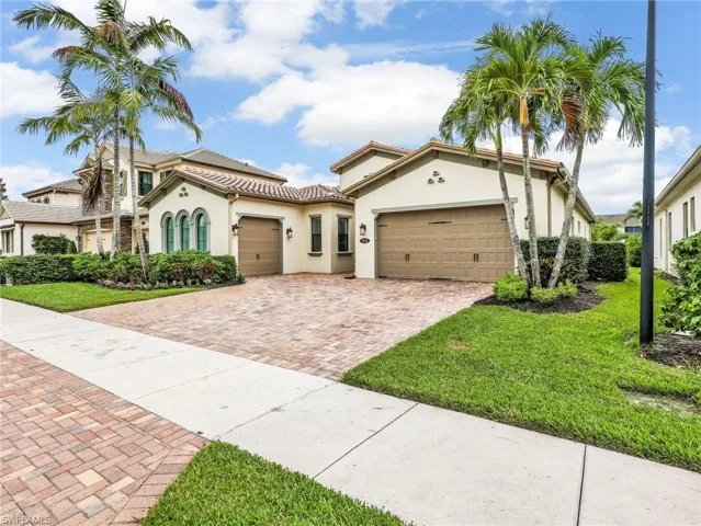 Convenient sidewalk with short walk to clubhouse amenities