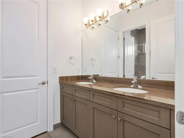 Guest Bathroom Jack/Jill