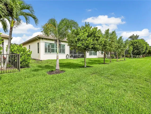 9454 Greenleigh Ct, Naples, Florida 34120