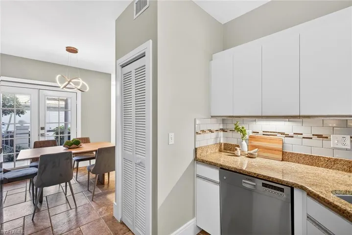 7100 Barrington Cir 101, Naples, Florida 34108