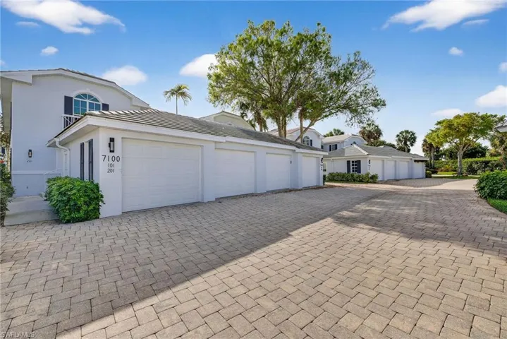 7100 Barrington Cir 101, Naples, Florida 34108
