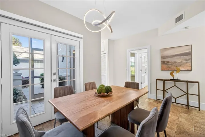 7100 Barrington Cir 101, Naples, Florida 34108